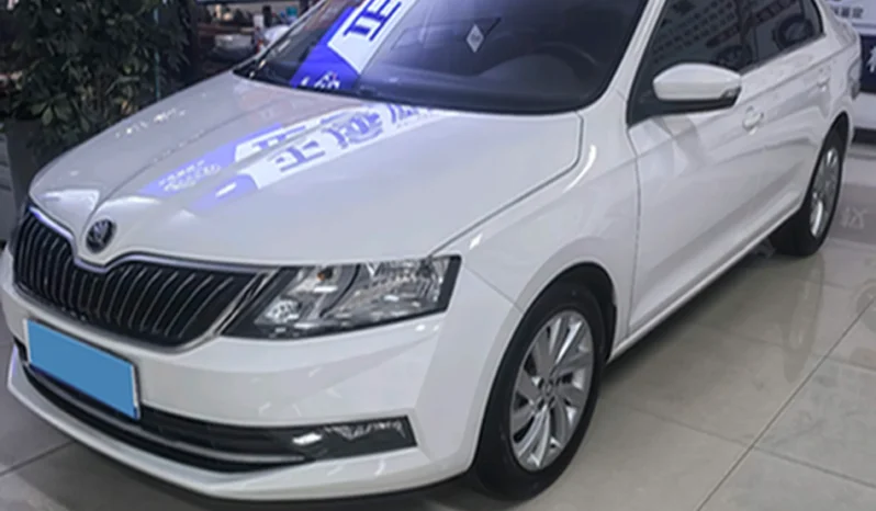 
								Skoda Rapid full									