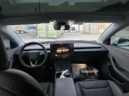 
										Tesla Model 3 full									