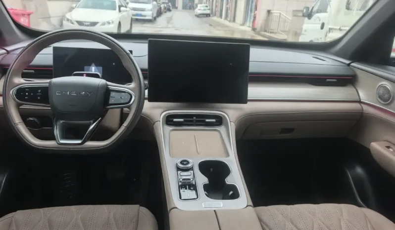 
								Chery Tiggo 8 Plus full									