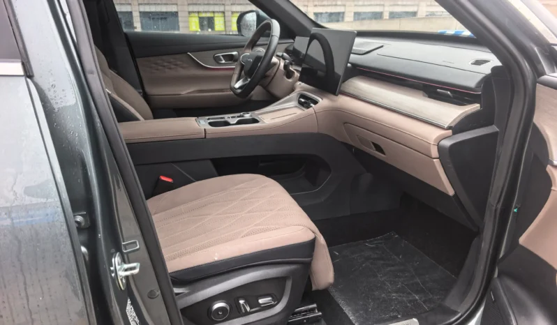 
								Chery Tiggo 8 Plus full									