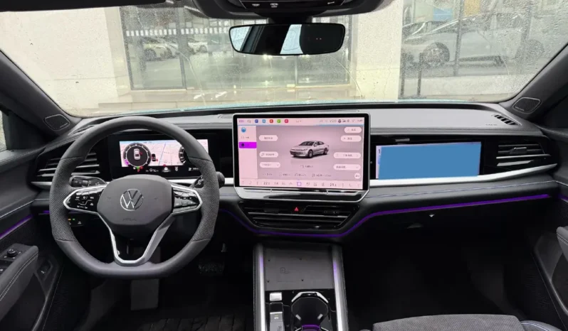 
								Volkswagen Passat full									