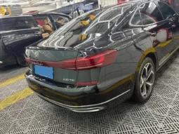 
										Volkswagen Passat full									