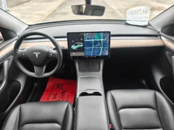 
										Tesla Model Y full									