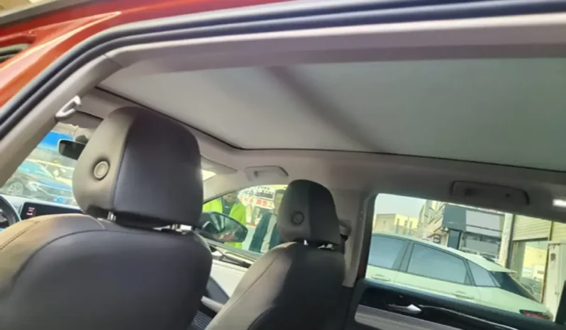 
								Volkswagen ID.6 Crozz full									