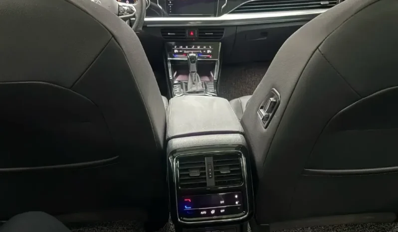 
								Volkswagen Passat full									