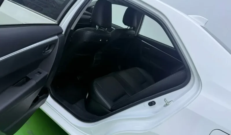 
								Toyota Corolla Hybird E+ full									