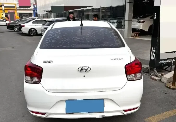 
								Hyundai Reina full									