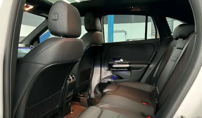 
								Mercedes-Benz GLA full									