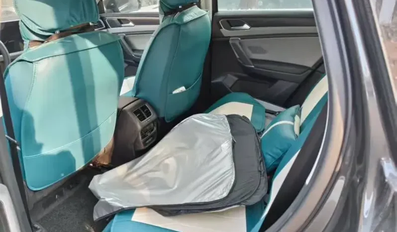 
								Volkswagen Tayron full									