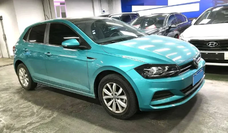 
								Volkswagen Polo full									
