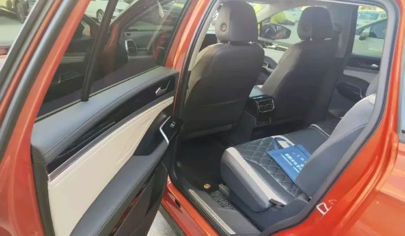 
								Volkswagen ID.6 Crozz full									