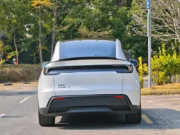 
										Tesla Model Y full									