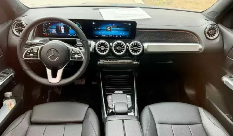 
								Mercedes-Benz GLB Class full									