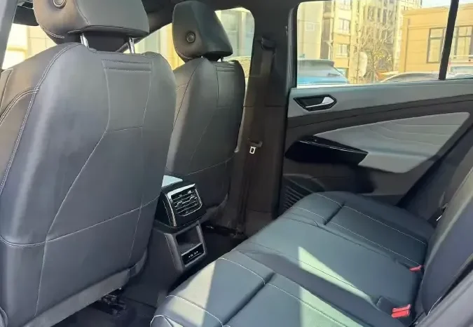 
								Volkswagen ID.4 X full									