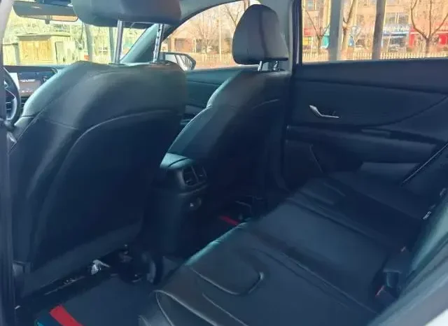 
								Hyundai Elantra full									