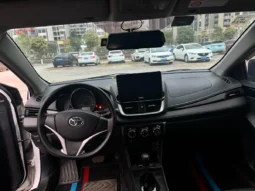 
										Toyota Yaris L full									